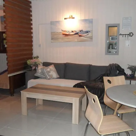 Ground Floor, Free Internet