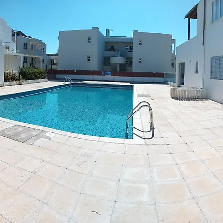 Ground Floor, Free Internet * איה נאפה