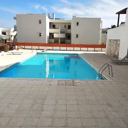 Ground Floor, Free Internet Apartment