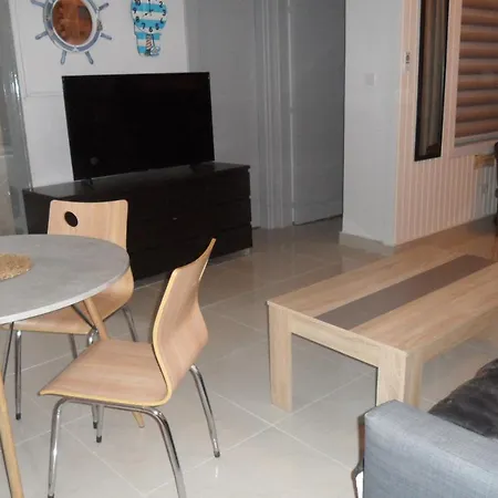 Ground Floor, Free Internet 公寓 圣纳帕