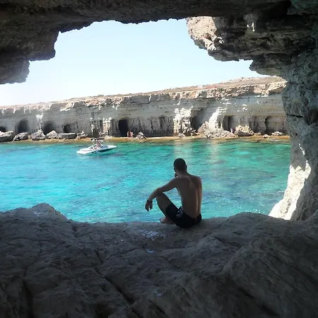 Ground Floor, Free Internet *